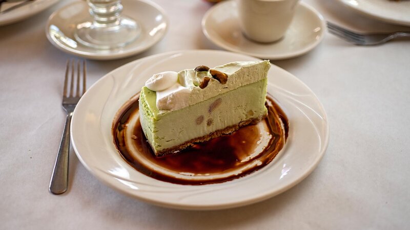 Pistachio cake dessert